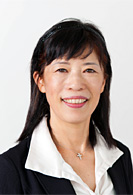 代表：伴 美智子